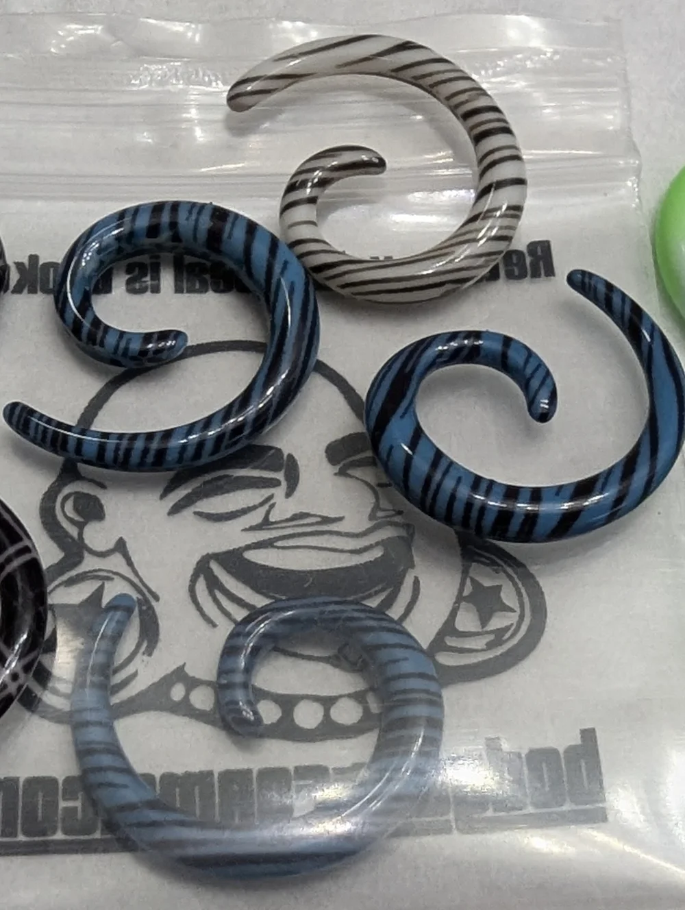 8g 🔥🔥Bundle deal 3 sets of 8g gauges plastic spiral tapers + 2 Extra Singles